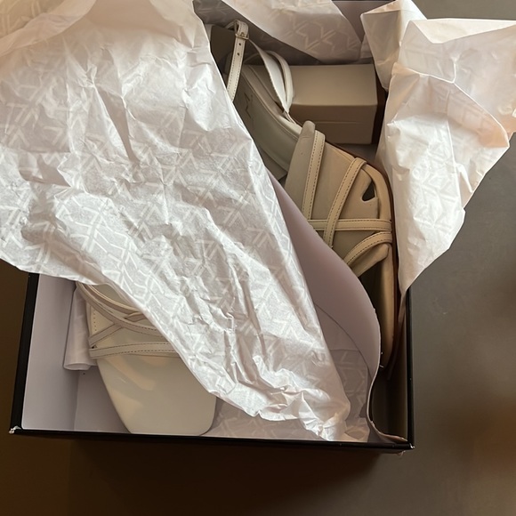 Marc Fisher LTD Edalyn Ankle Strap Sandal - Picture 4 of 8